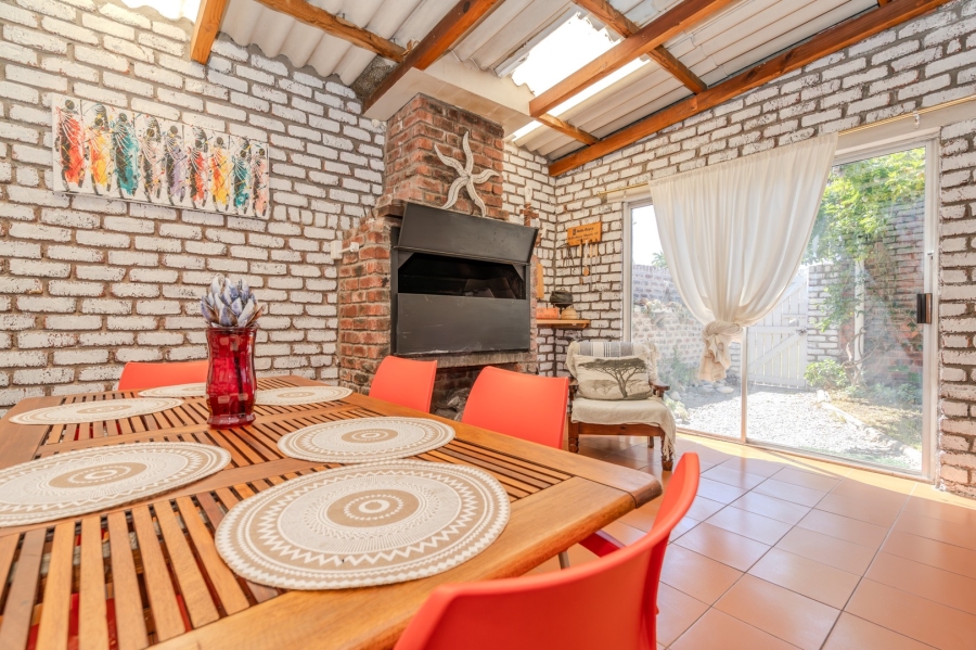 4 Bedroom Property for Sale in Middedorp Western Cape